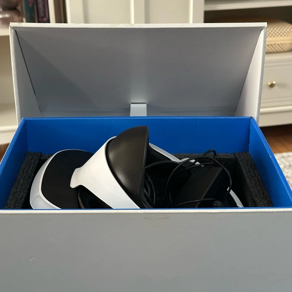 Sony VR Headset - Sleek Black and White Design